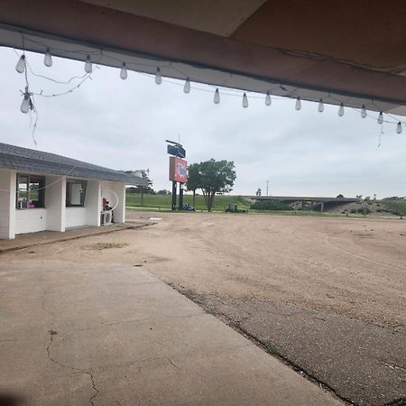 1St Inn By Oyo Quinter Hwy 70 Ks Exterior foto